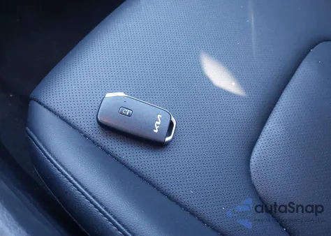 2023 Kia Sportage Hybrid Ex z USA, uszkodzony, nr VIN KNDPVCAG1P7069813